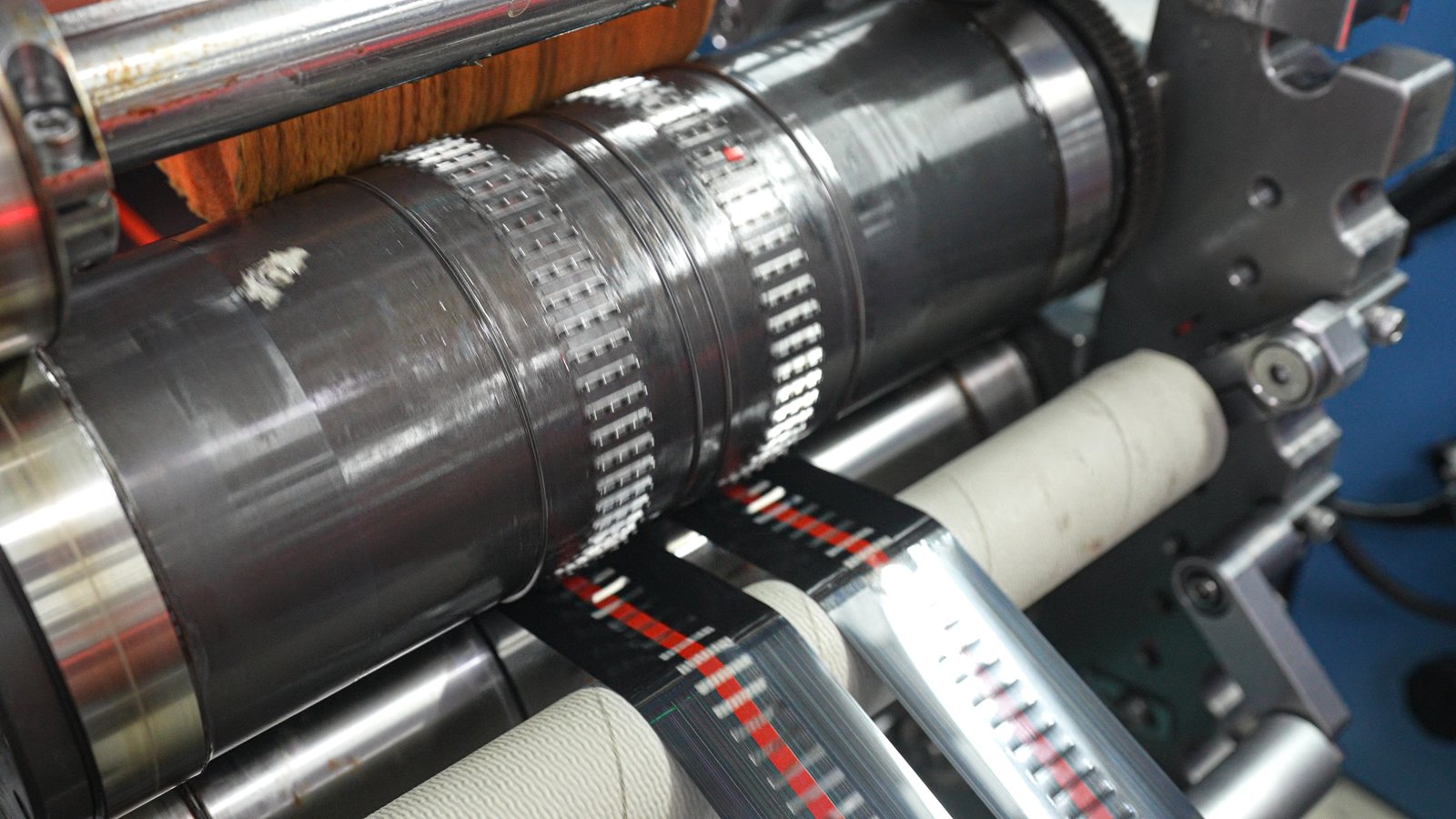 Rotary cutting tooling in operation
